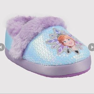 NWT Toddler Girls Frozen Slippers size L 9/10